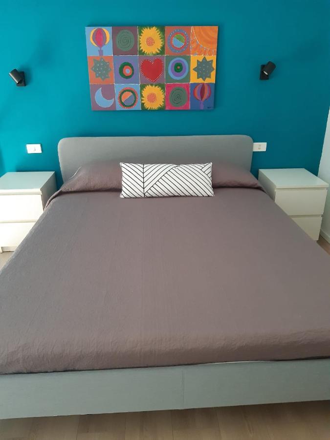La Casa Di Flo Apartment Napoli Bagian luar foto