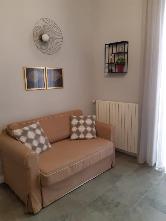La Casa Di Flo Apartment Napoli Bagian luar foto