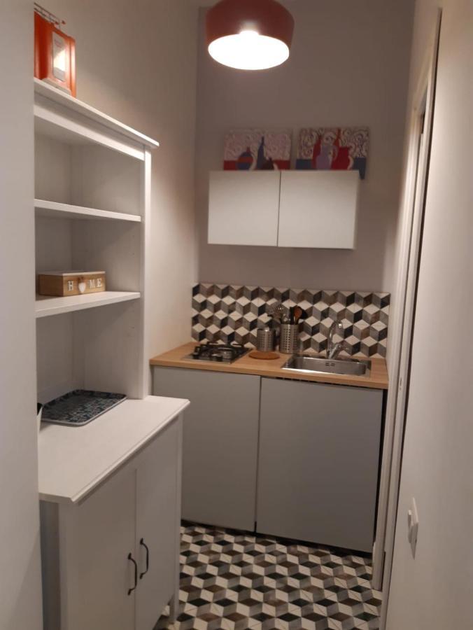 La Casa Di Flo Apartment Napoli Bagian luar foto