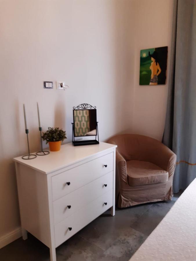 La Casa Di Flo Apartment Napoli Bagian luar foto