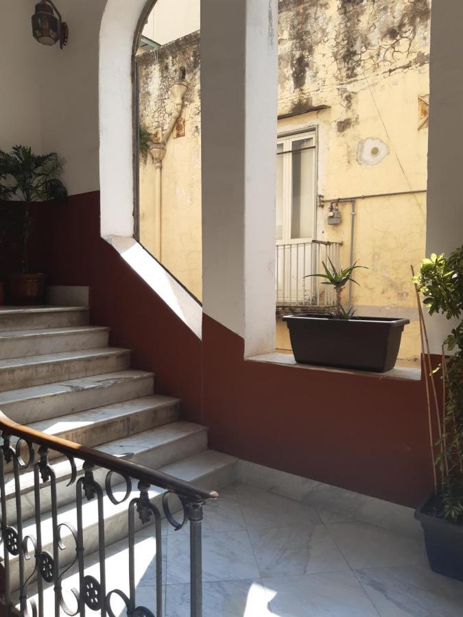 La Casa Di Flo Apartment Napoli Bagian luar foto