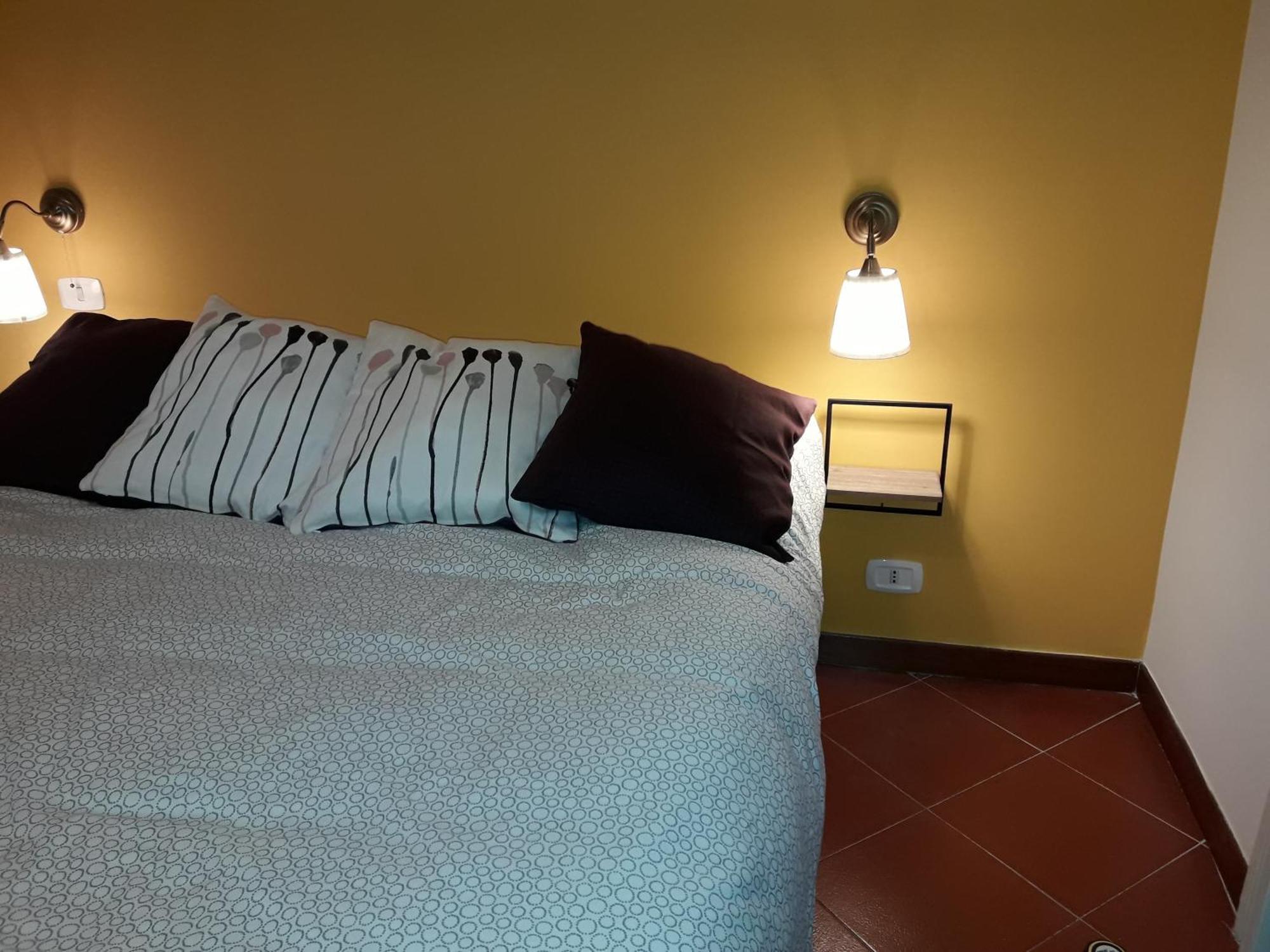 La Casa Di Flo Apartment Napoli Bagian luar foto