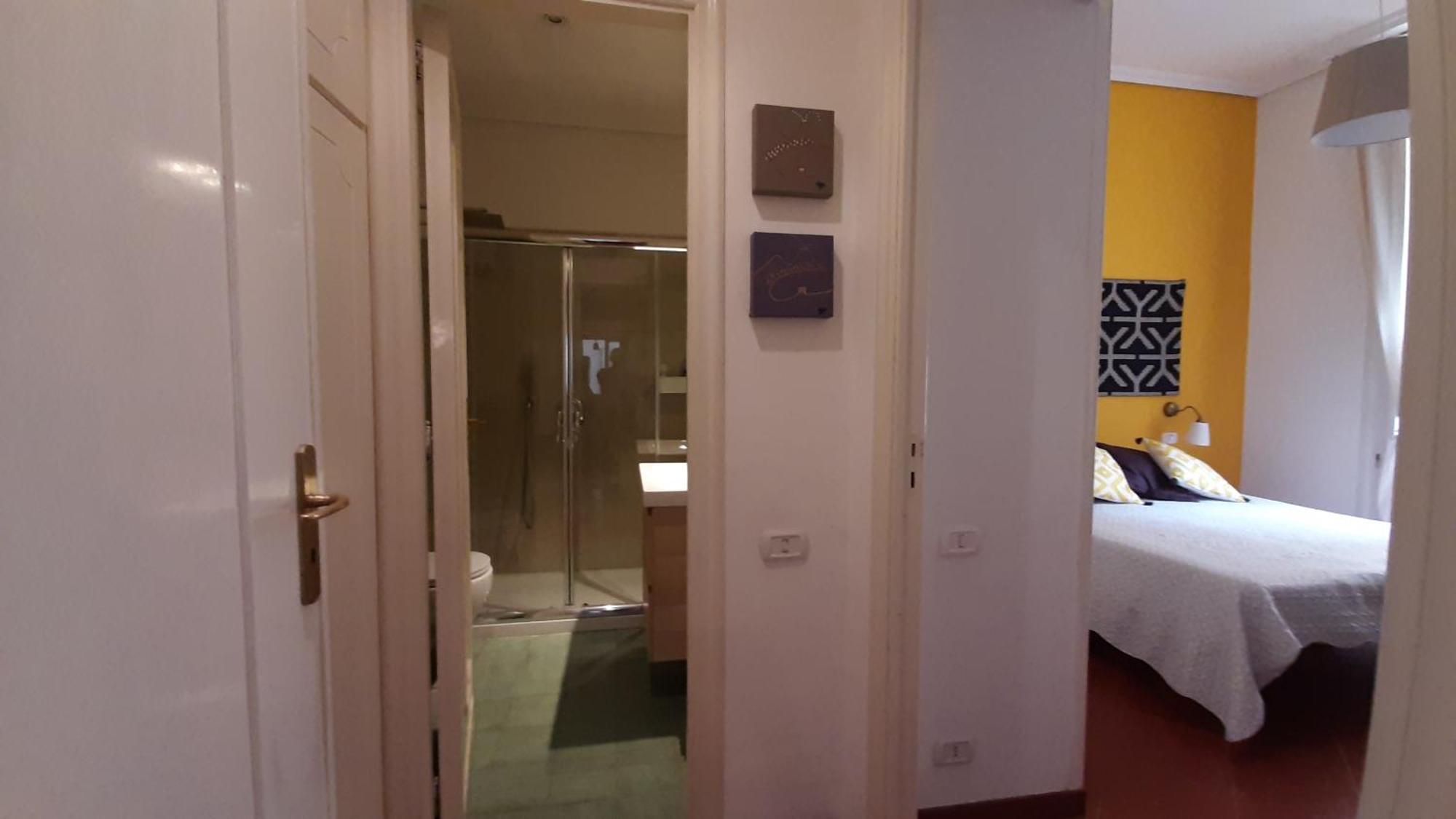 La Casa Di Flo Apartment Napoli Bagian luar foto